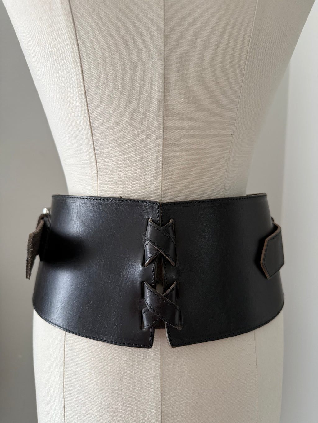 90s black belt wide high waist