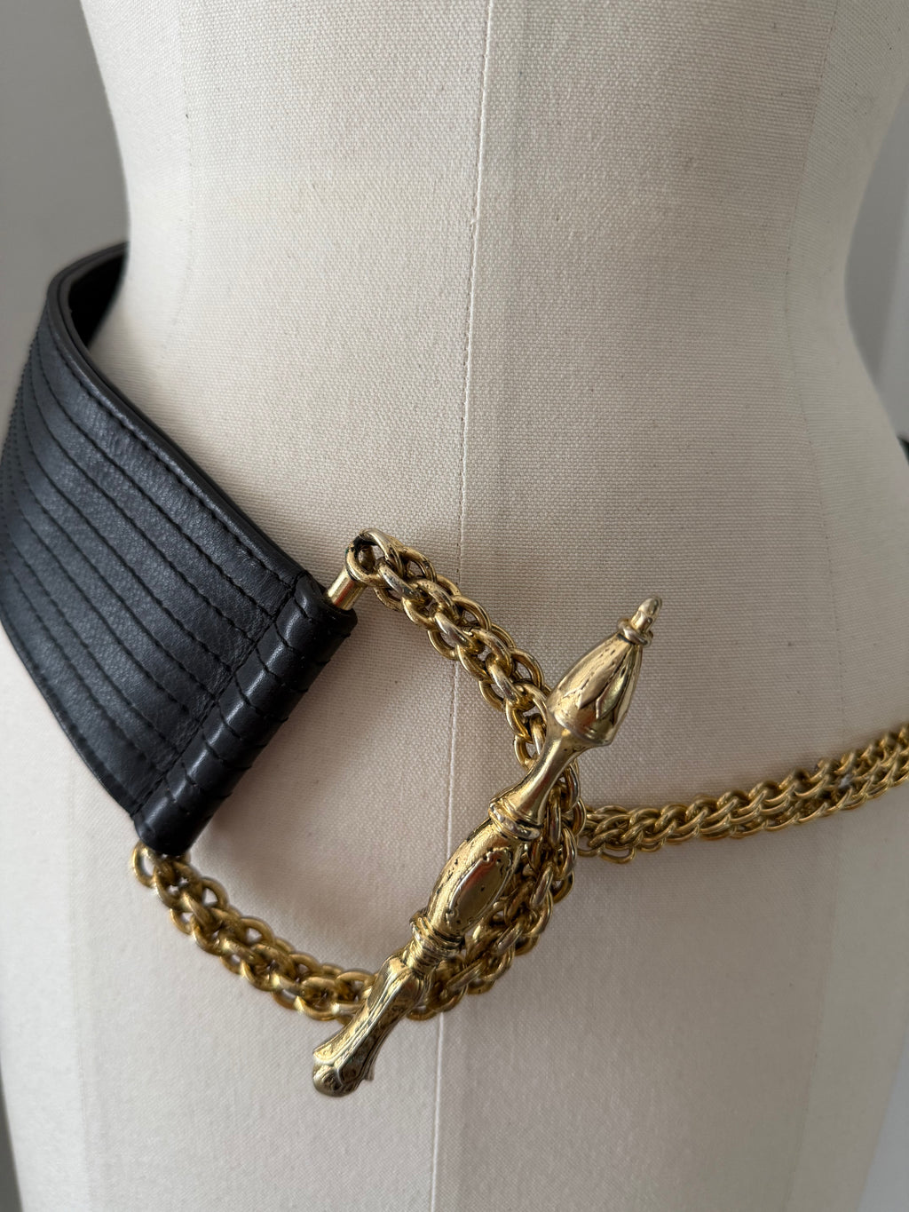 Gianfranco Ferré chain black belt 90s