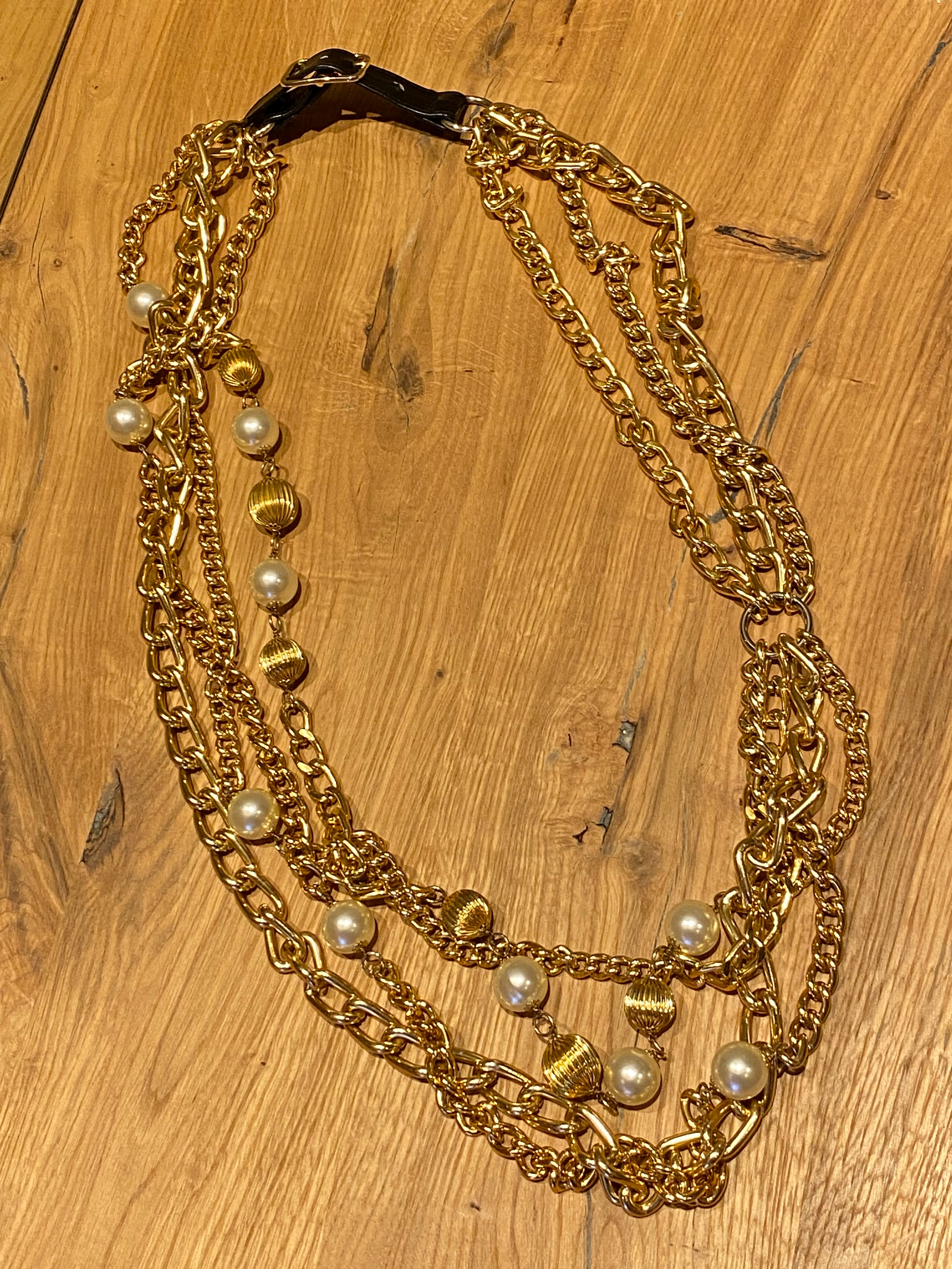 Rare authentic Moschino FW 1986 necklace gold chain pearls