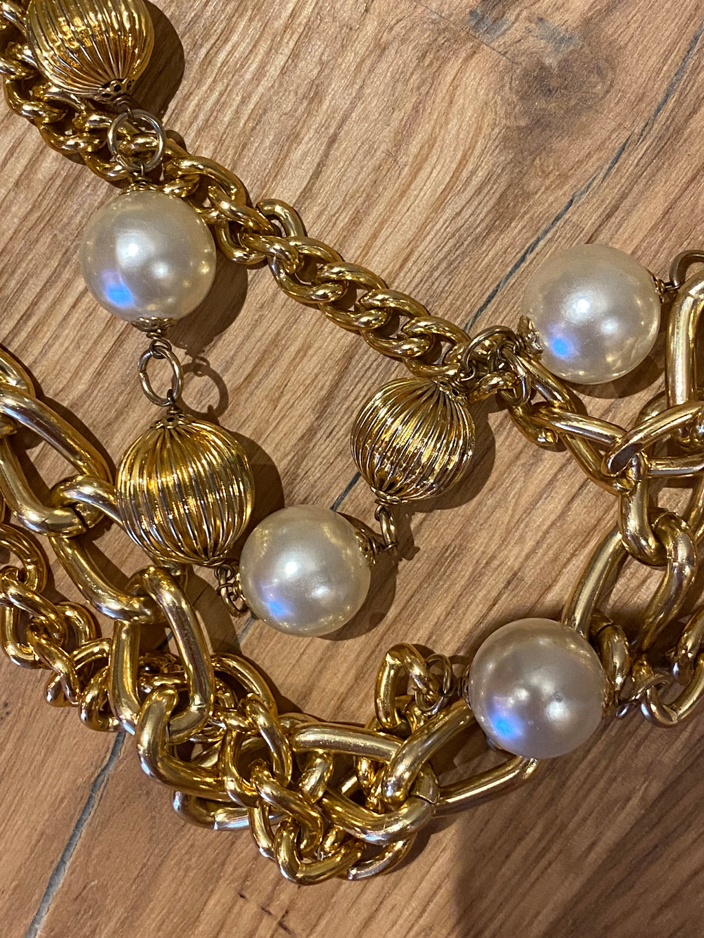 Rare authentic Moschino FW 1986 necklace gold chain pearls