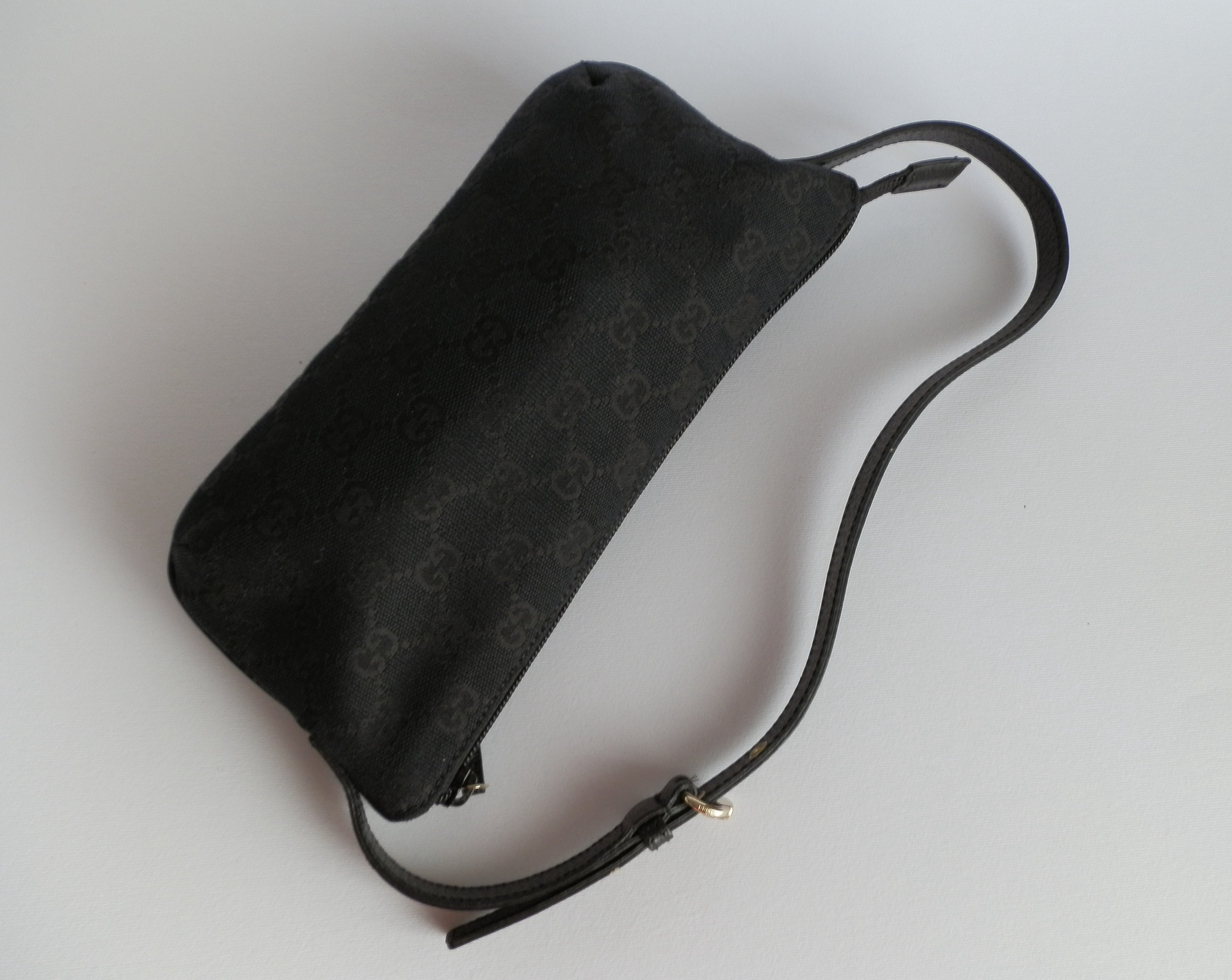 Gucci pochette black monogram