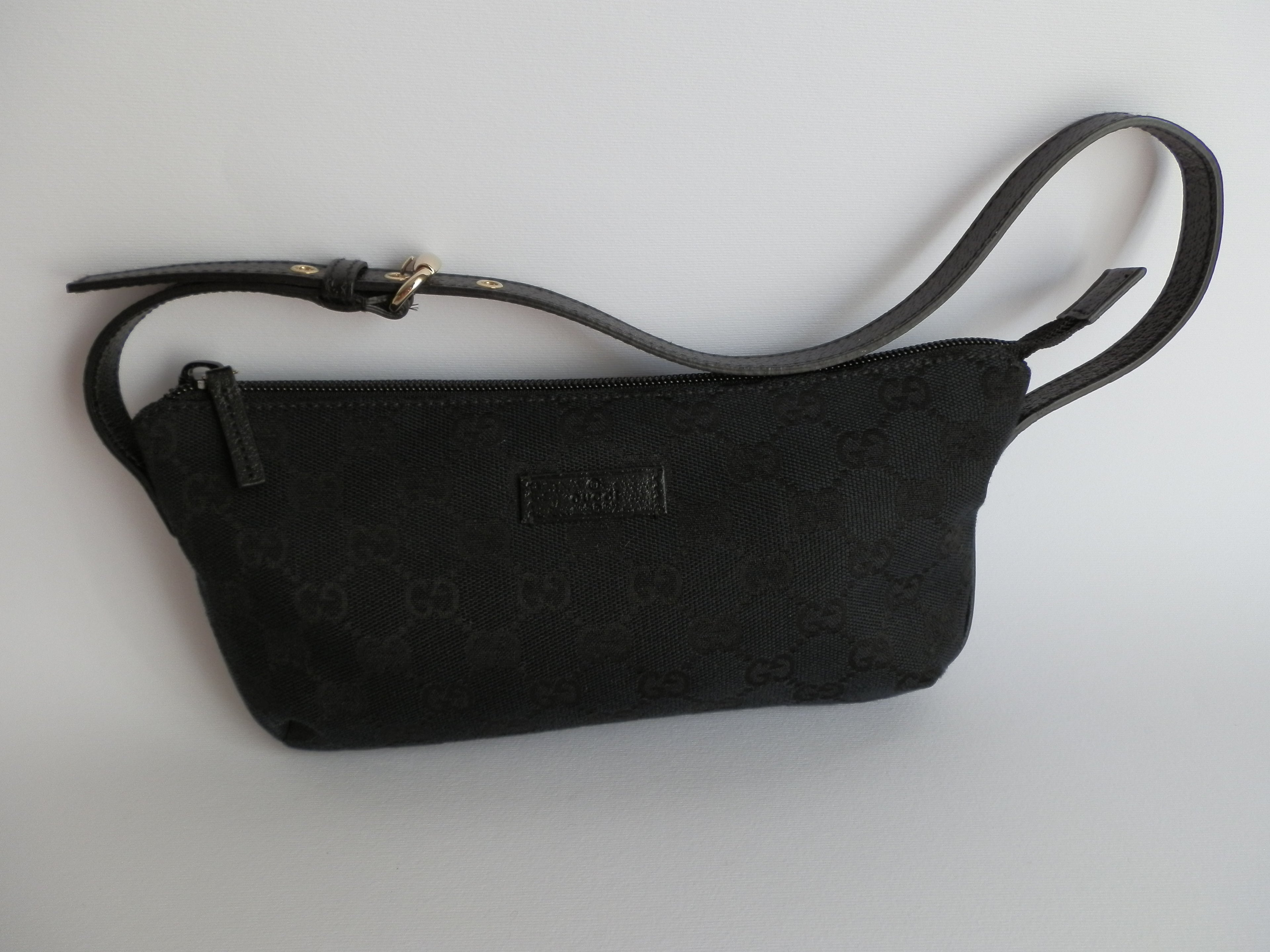 Gucci pochette black monogram
