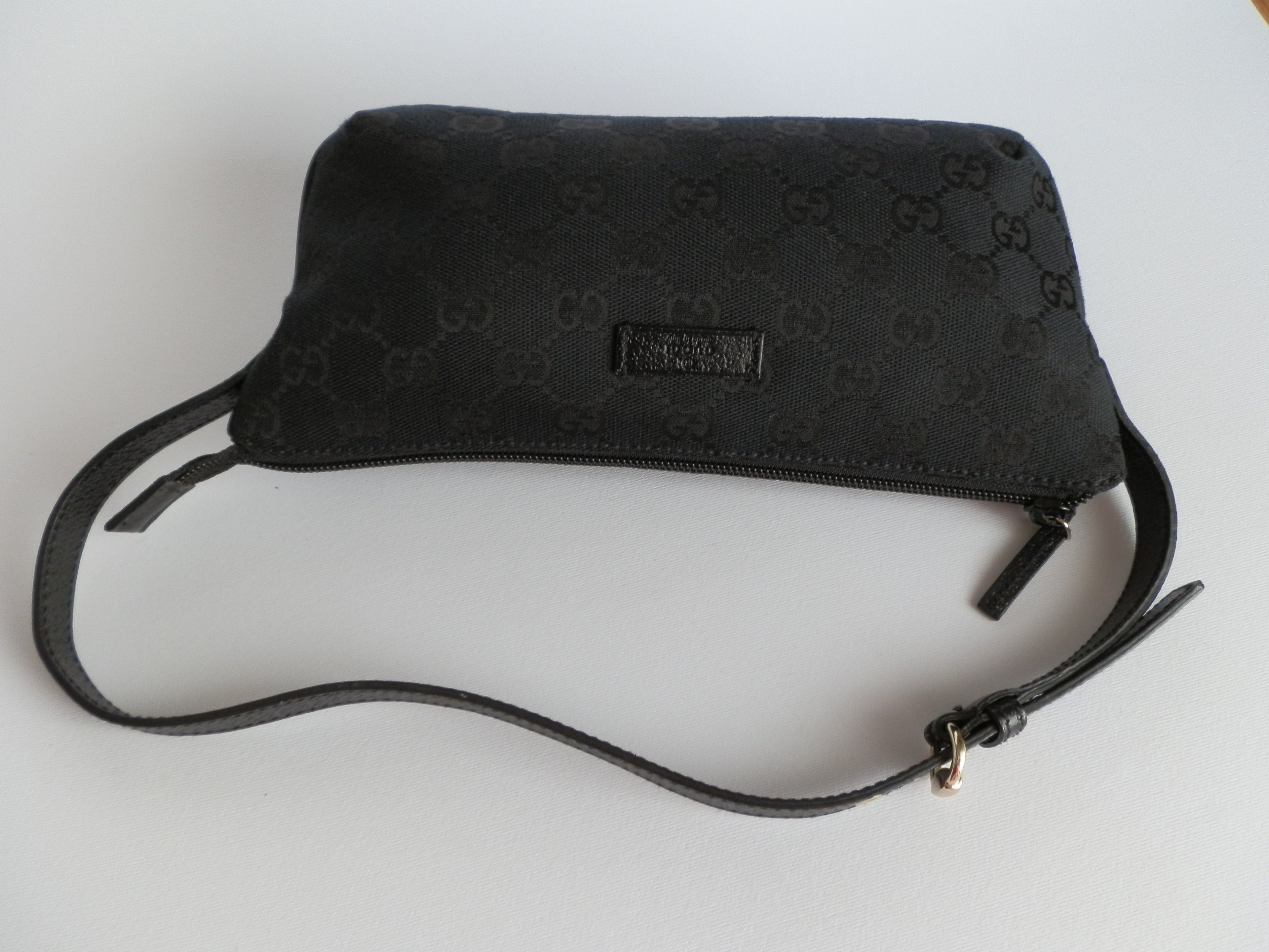 Gucci pochette black monogram