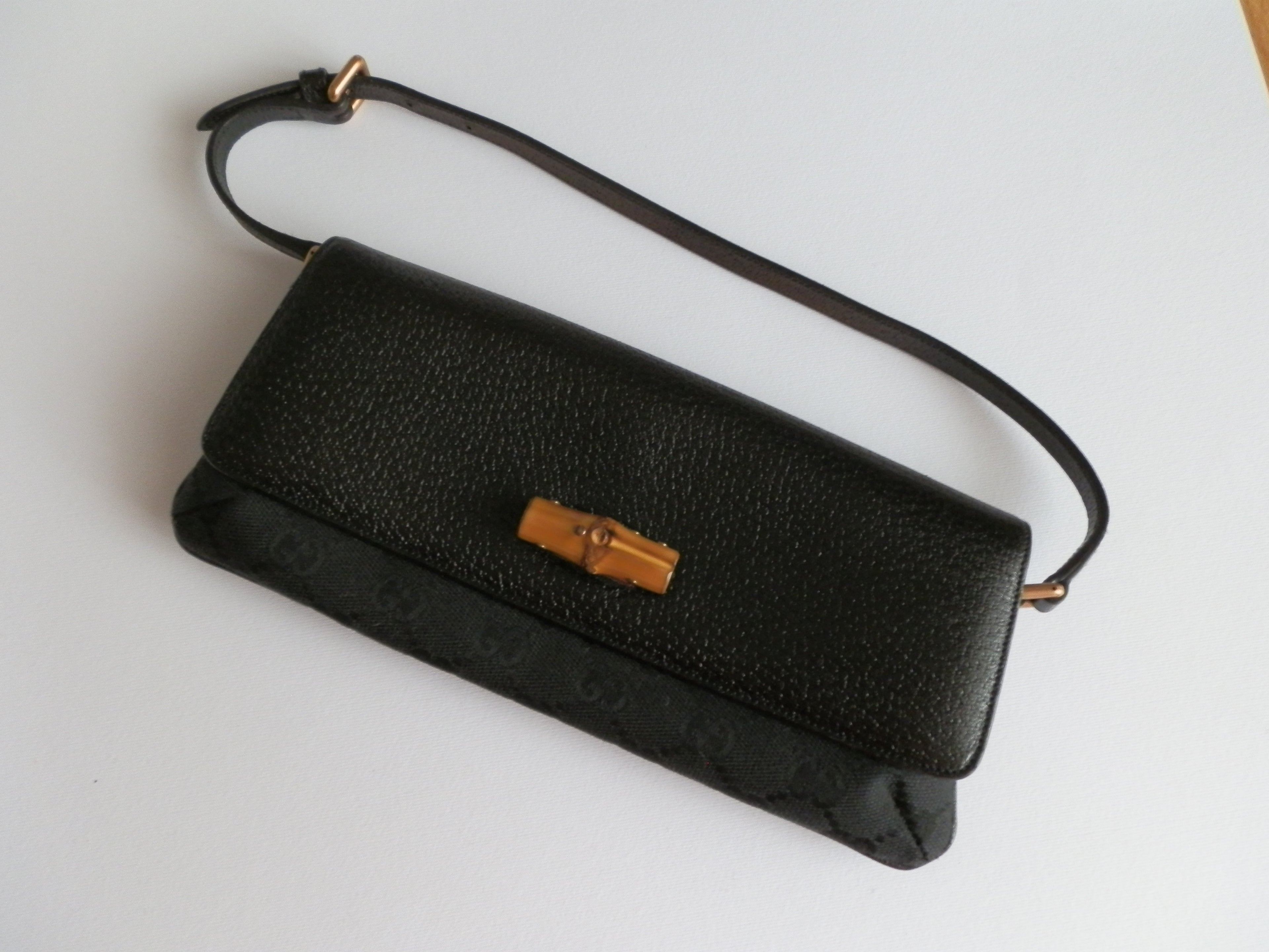 Gucci black pochette bambù