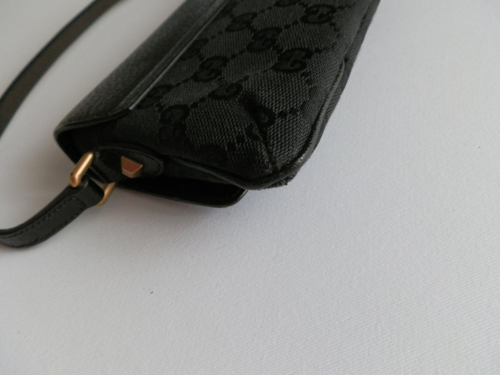 Gucci black pochette bambù