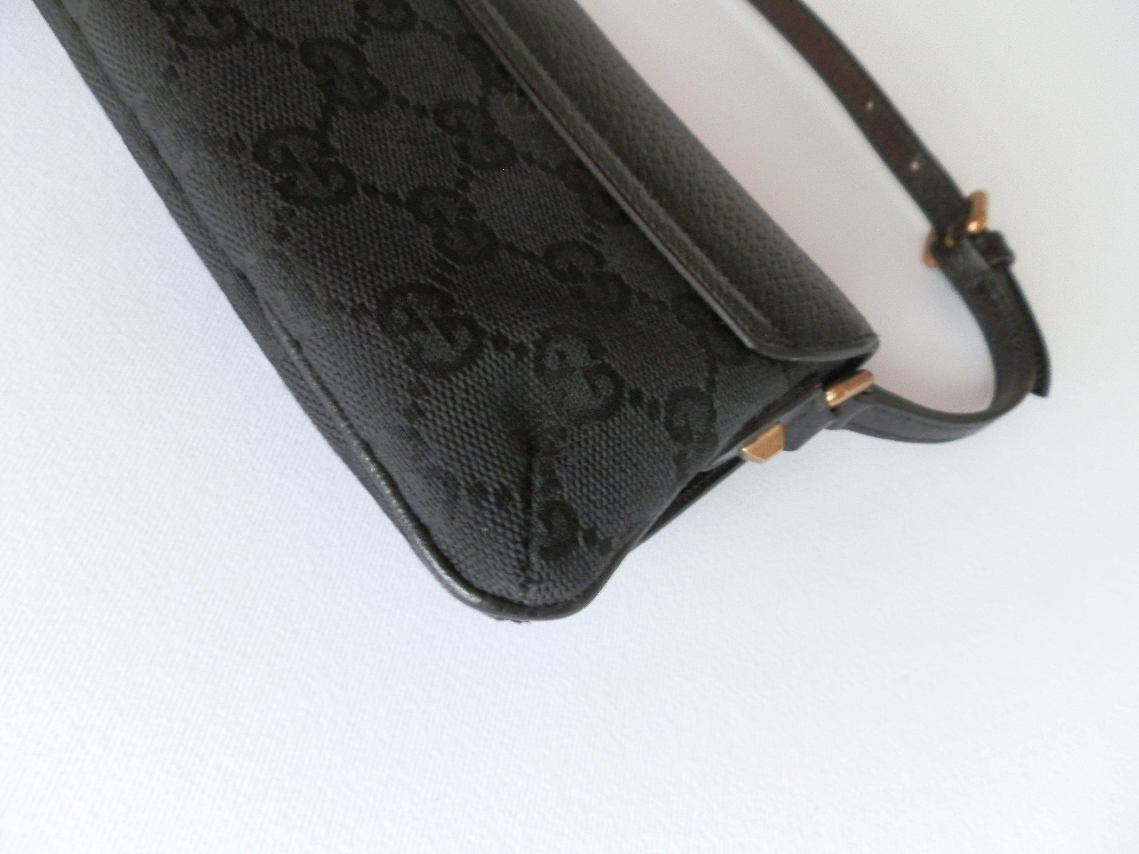 Gucci black pochette bambù
