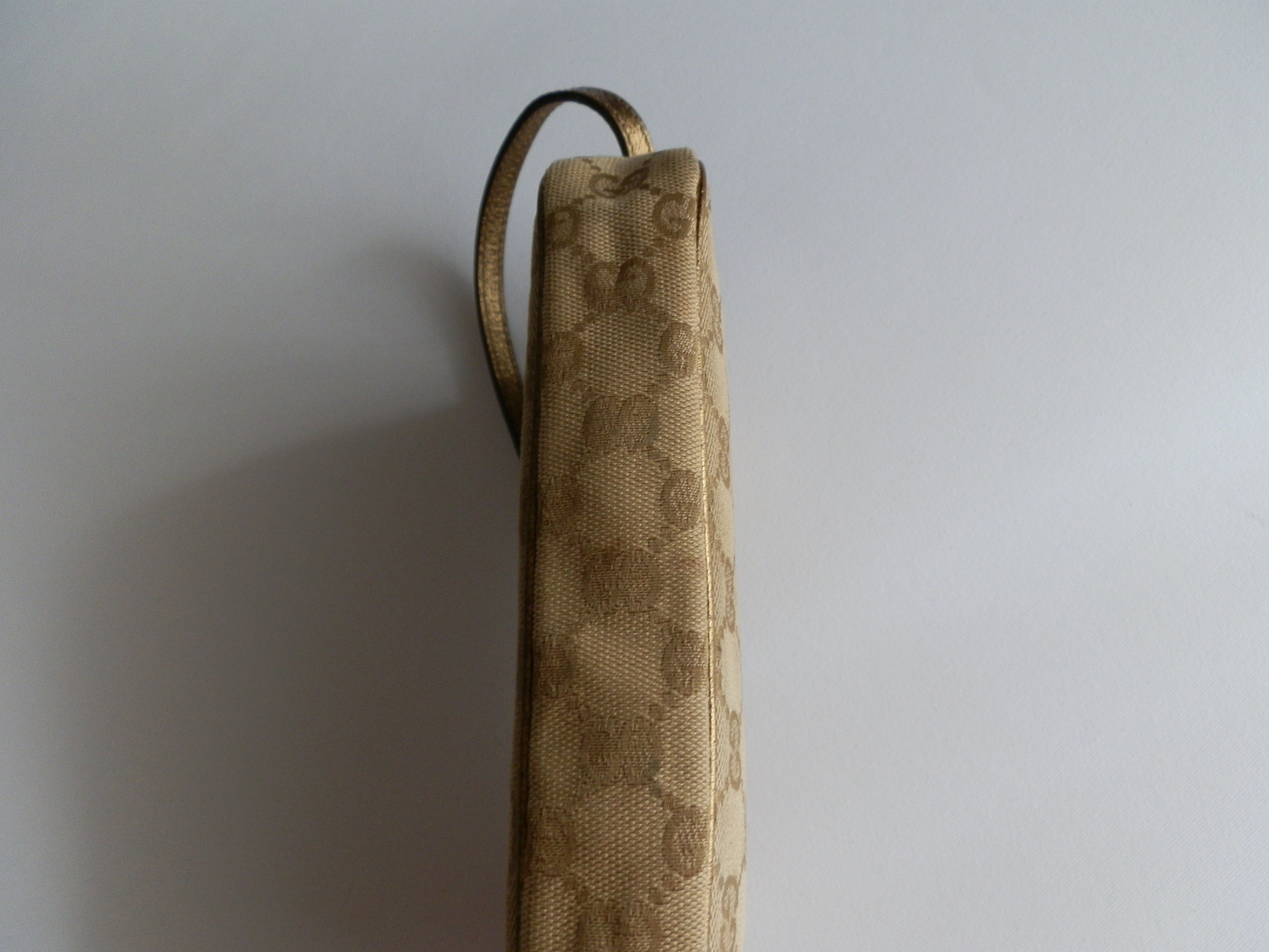 Gucci shoulder bag beige