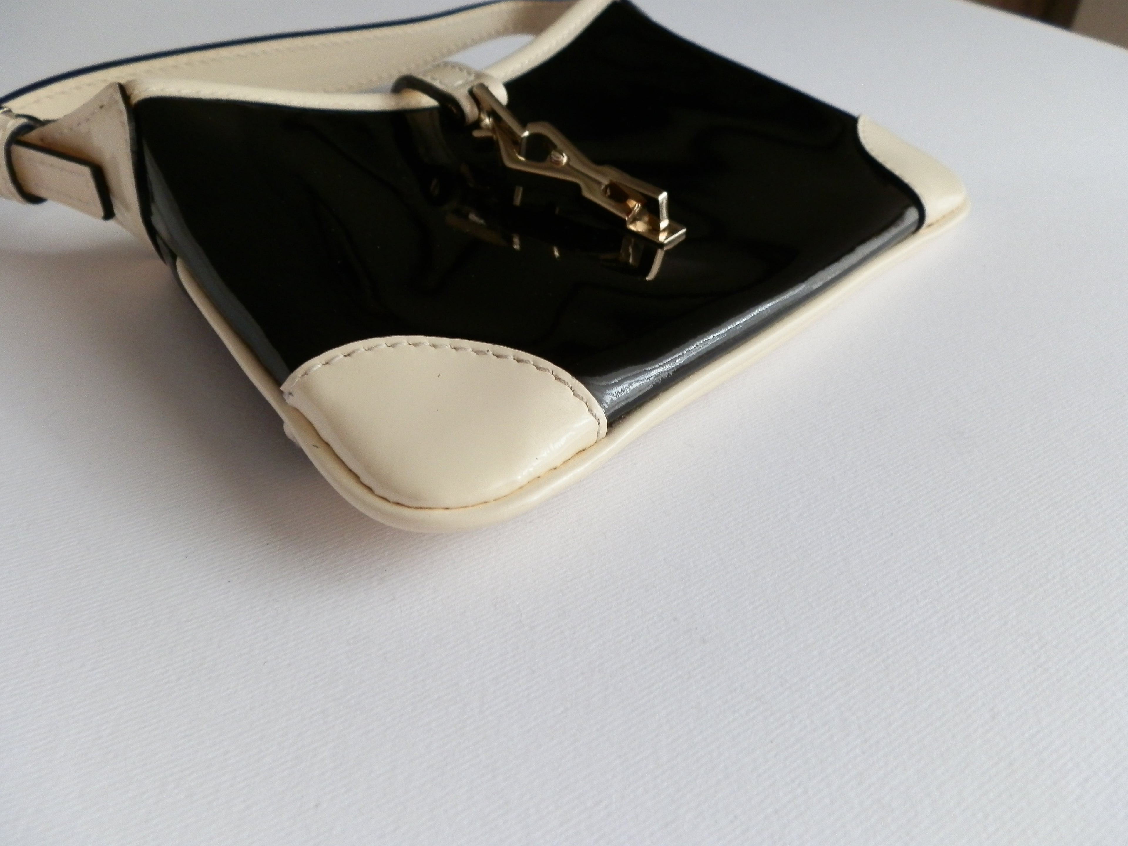 Gucci nano pochette