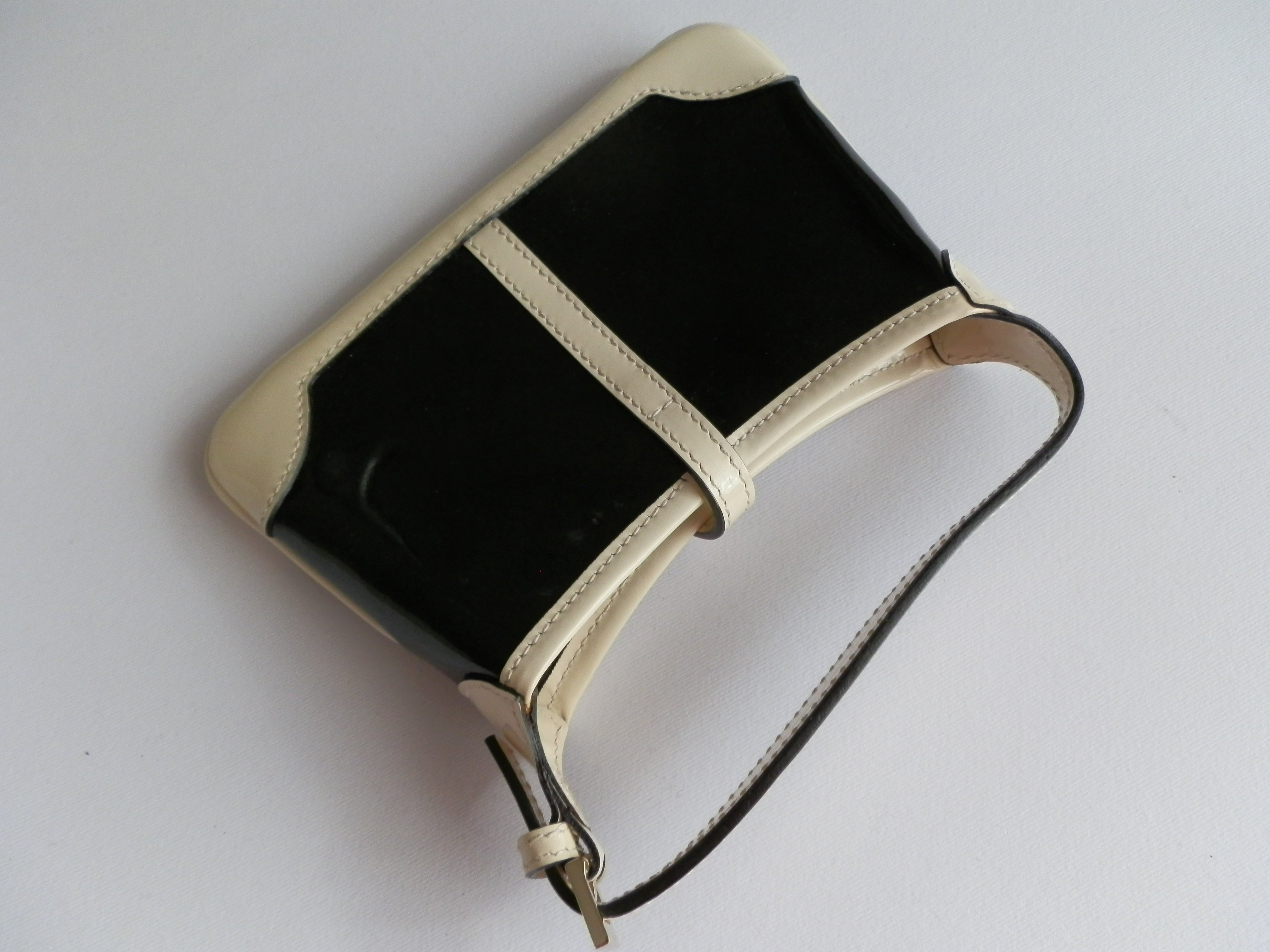 Gucci nano pochette