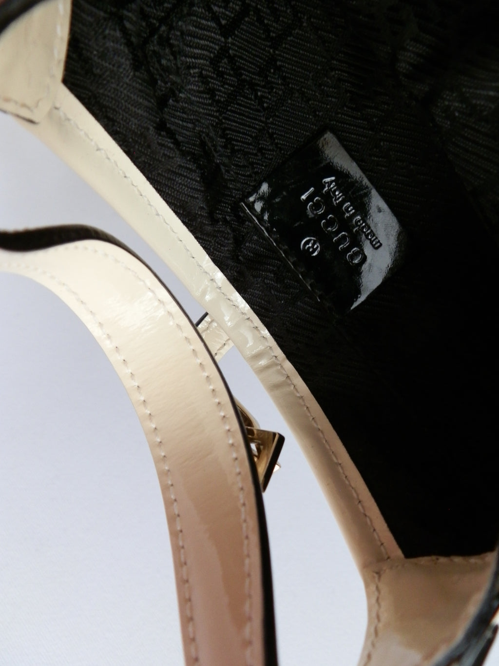 Gucci nano pochette