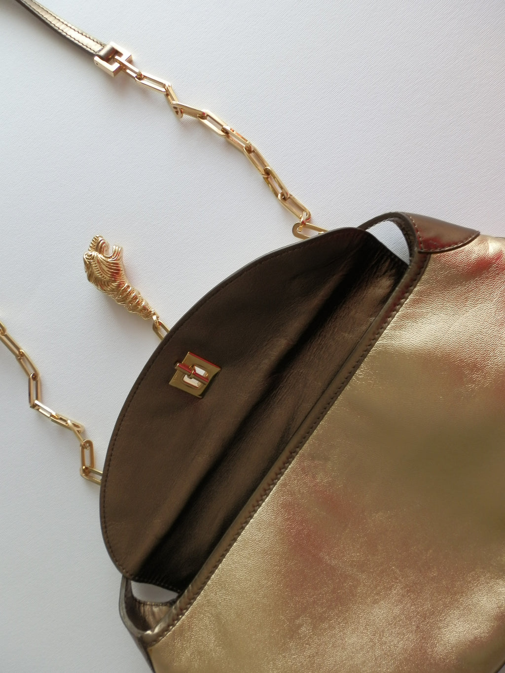 Gucci tiger charm shoulder bag F/W 2000
