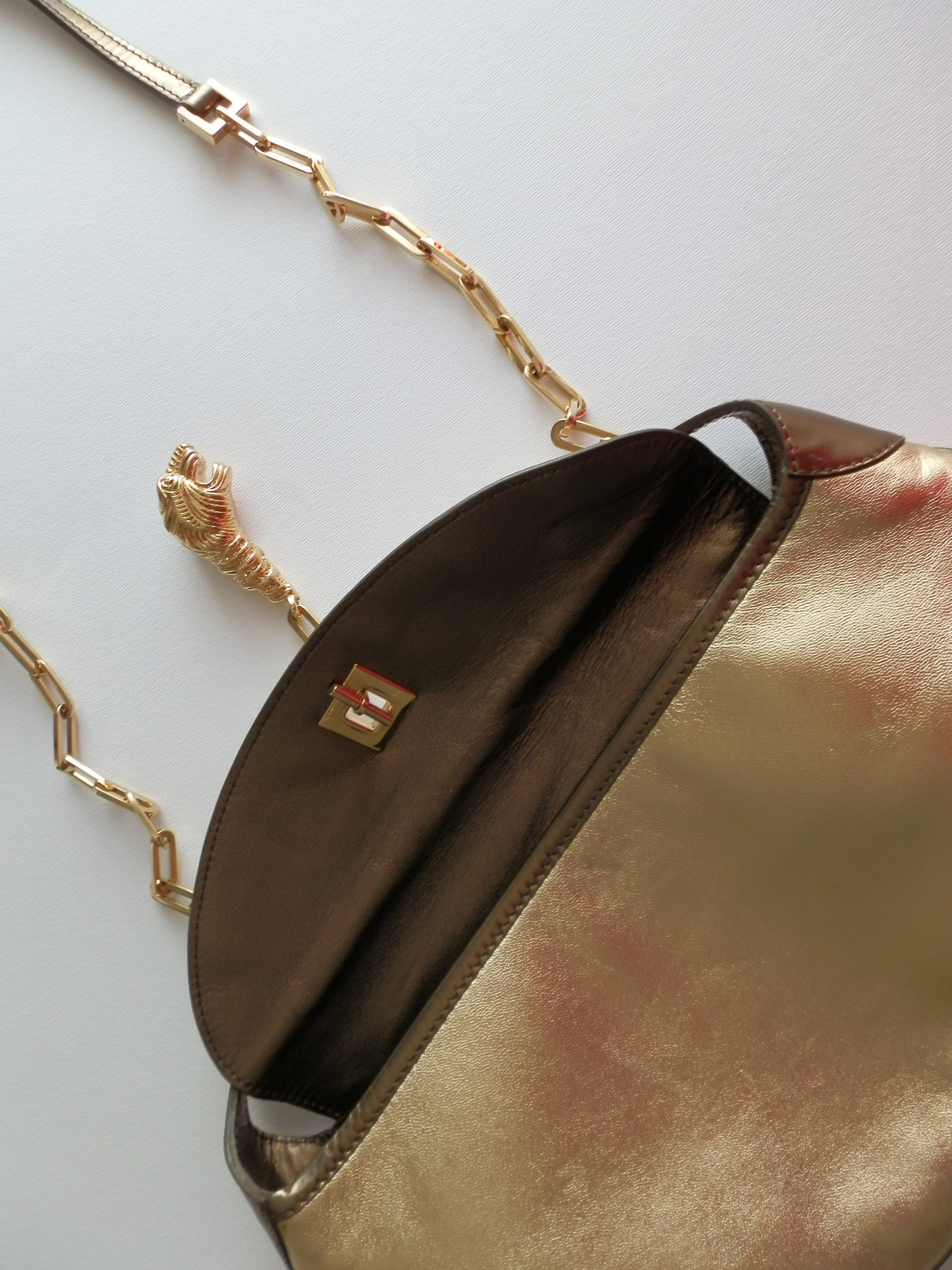 Gucci tiger charm shoulder bag F/W 2000