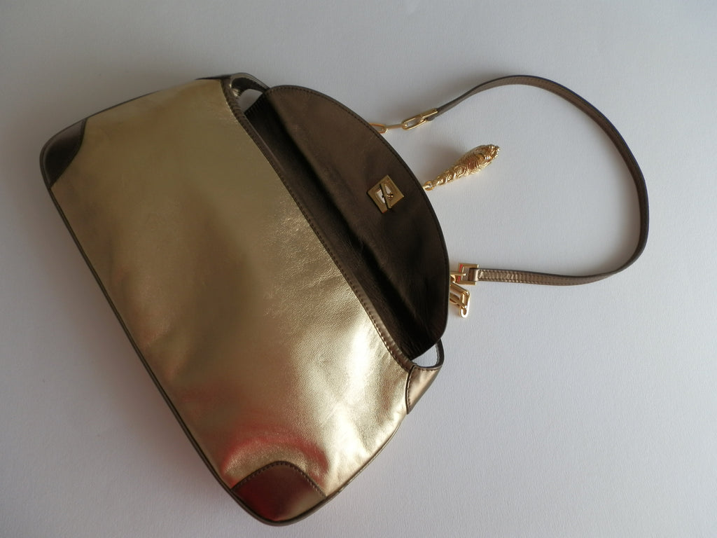 Gucci tiger charm shoulder bag F/W 2000