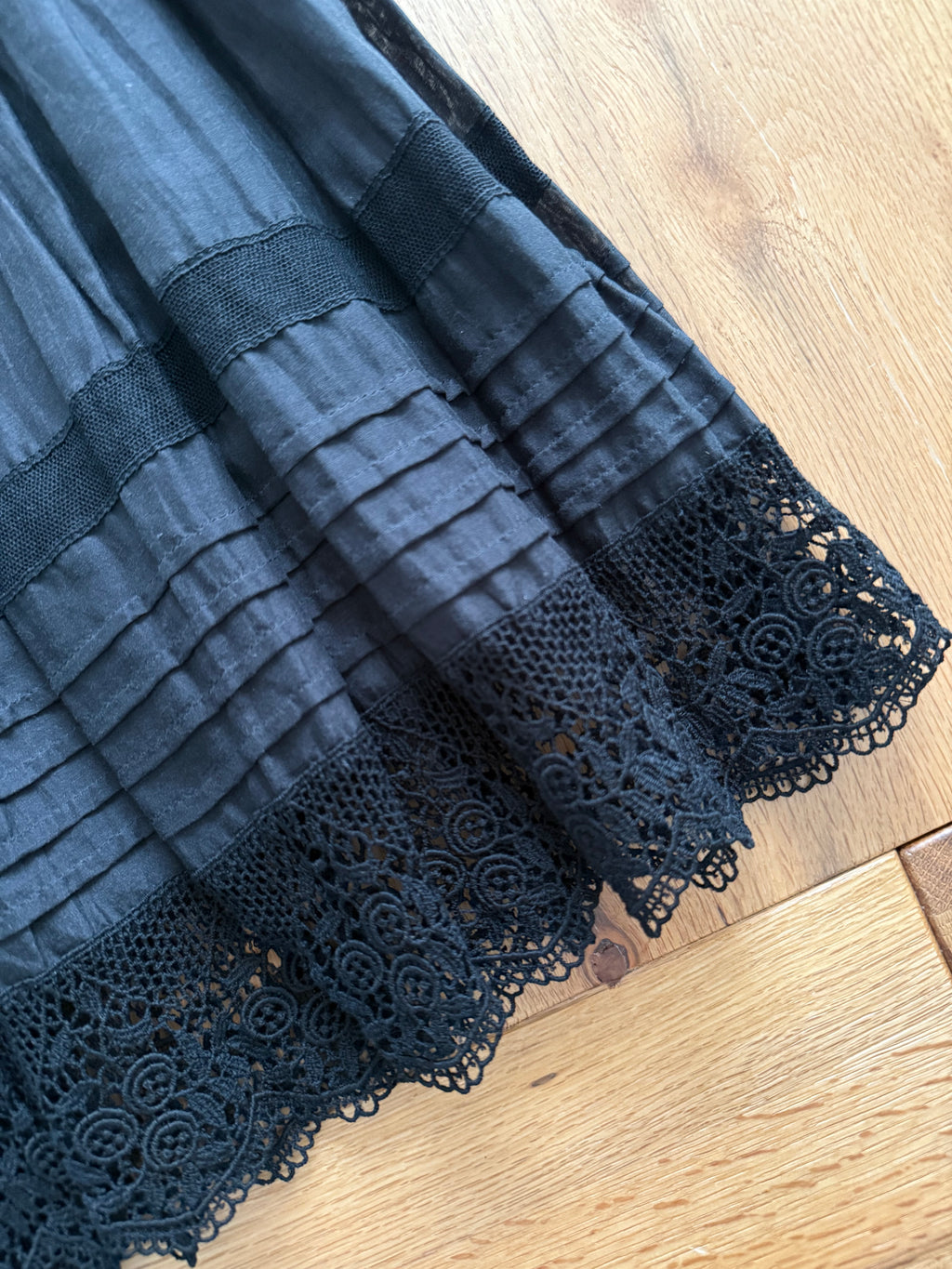 Blumarine SS 2005 mirrors Runway black skirt