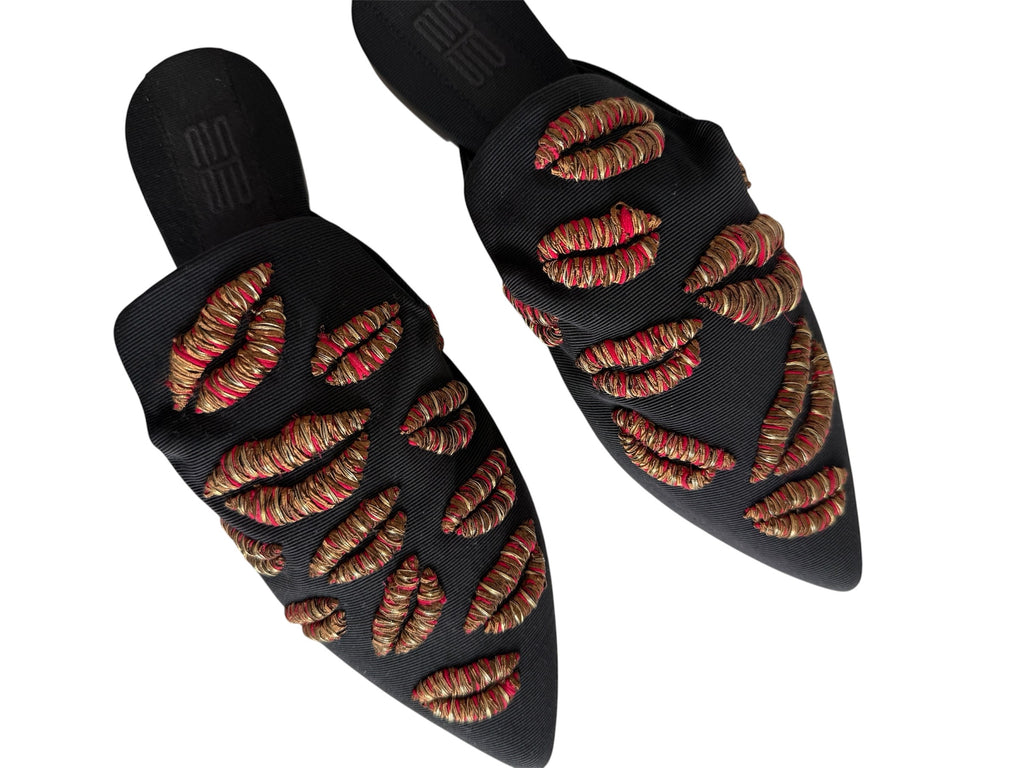 Sanayi 313 kiss lips embroidery mules